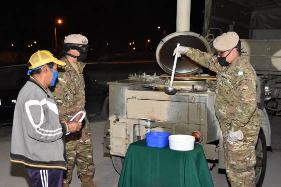 Con apoyo del Ejército, Desarrollo Social articuló cinco operativos de asistencia alimentaria en simultáneo